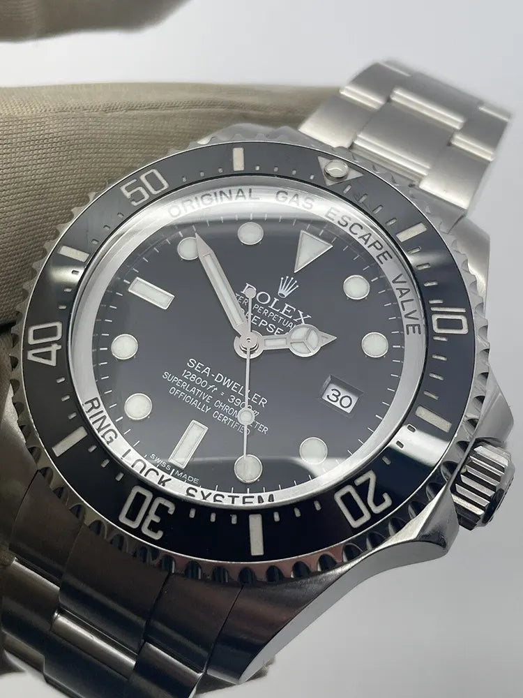 Sea-Dweller Deepsea 126660 (Black Dial)