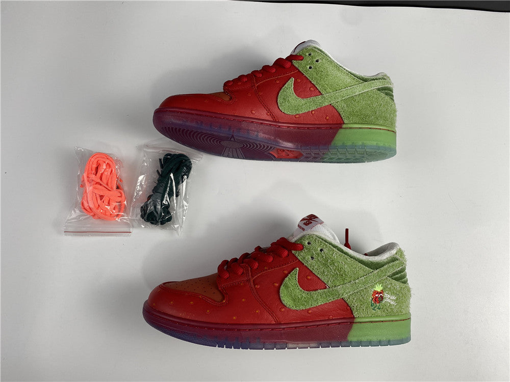 Dunk SB Nike SB Dunk low Strawberry Cough