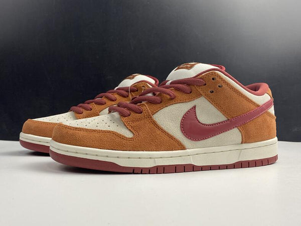 Nike SB Dunk Low Russet Cedar