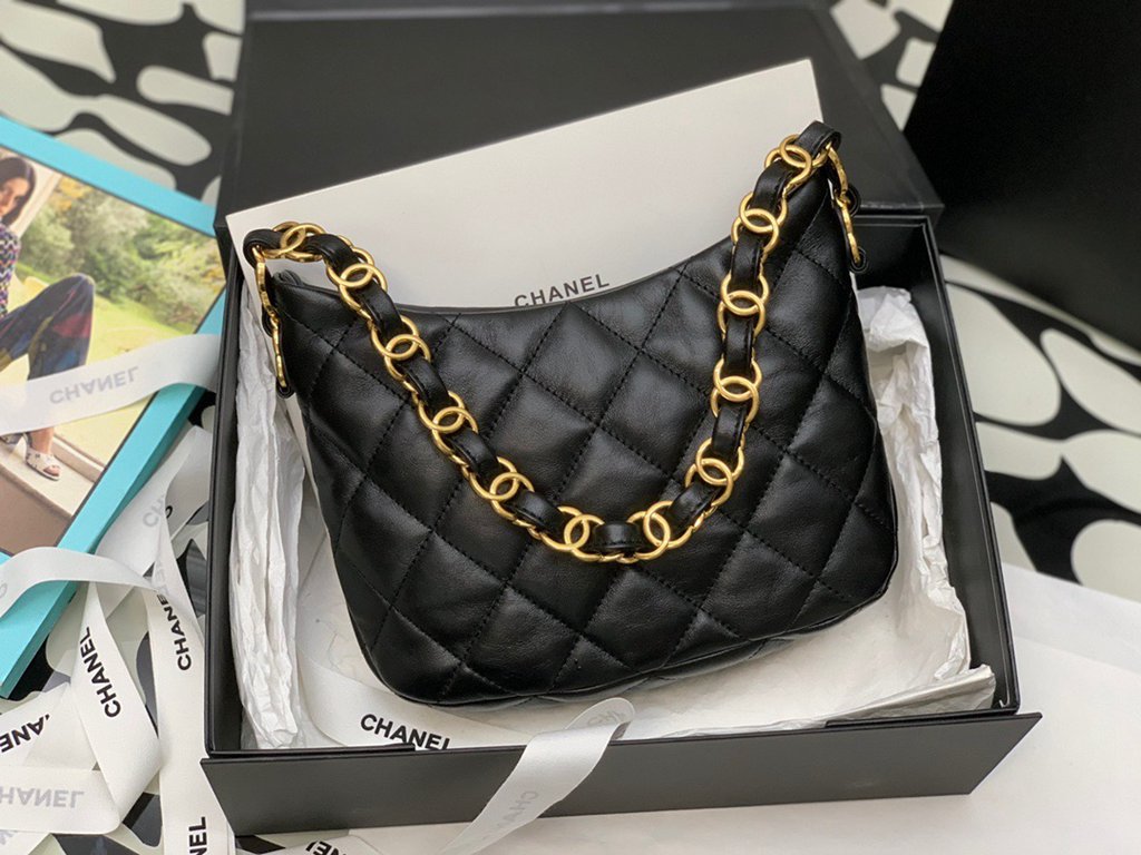 CHANEL bag