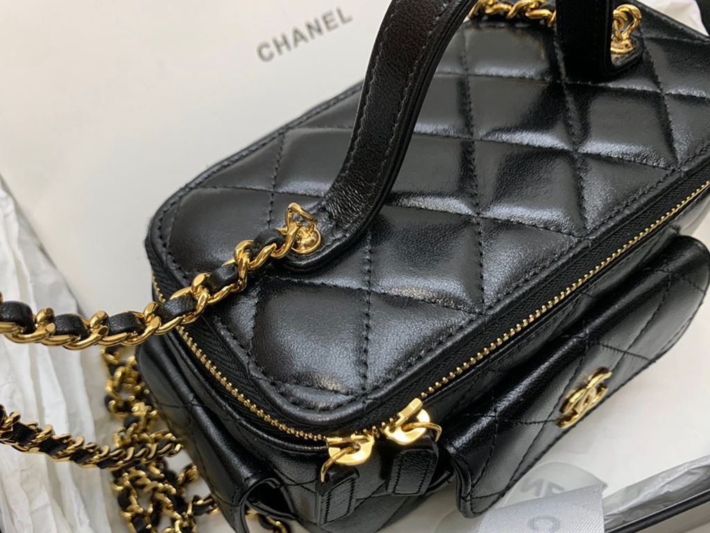 CHANEL bag