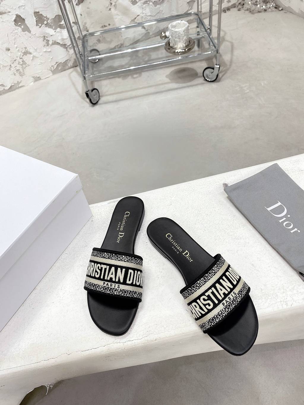 Dior sneakers