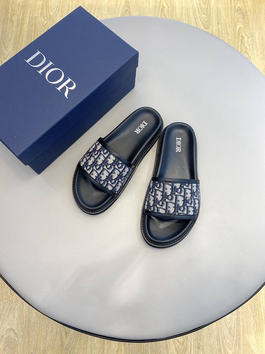 Dior sneakers