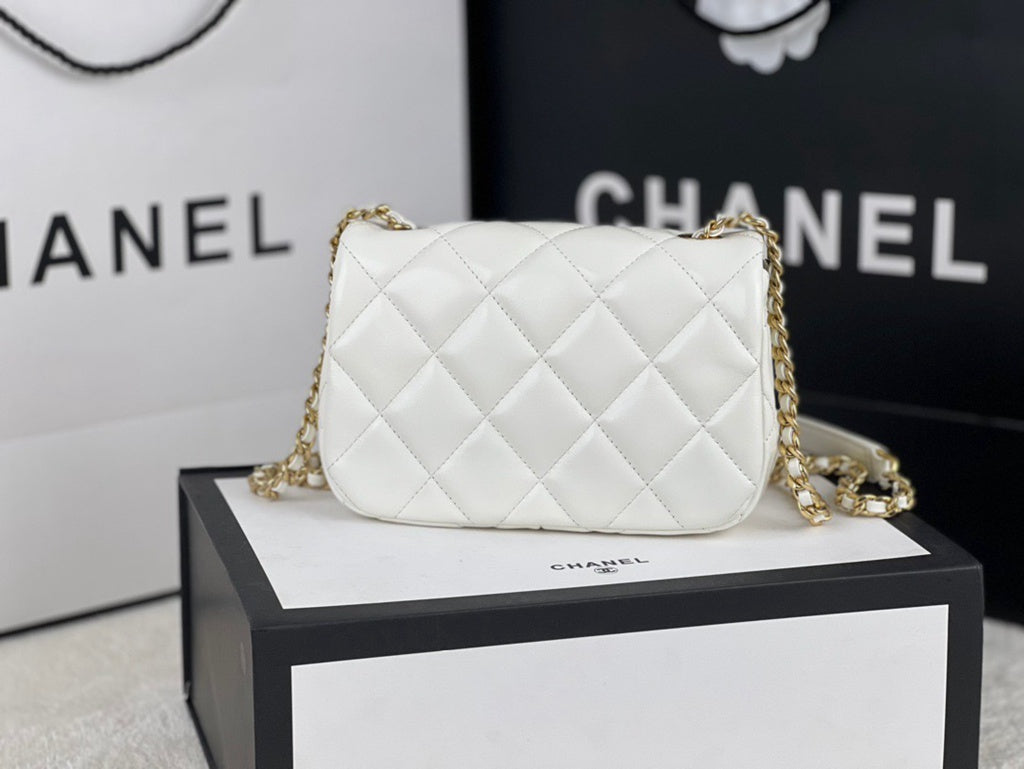 CHANEL bag