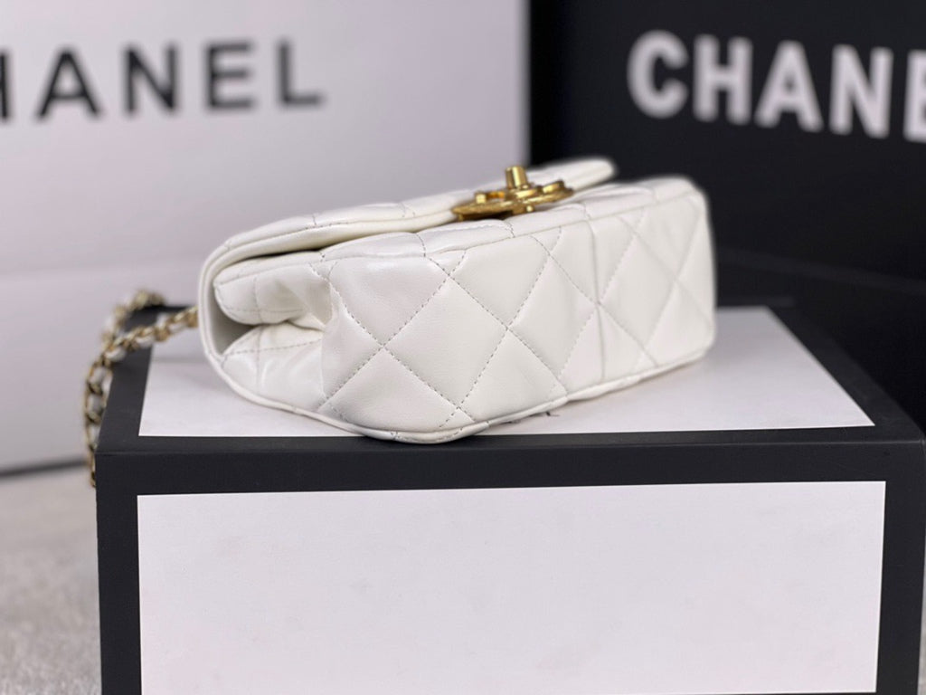 CHANEL bag