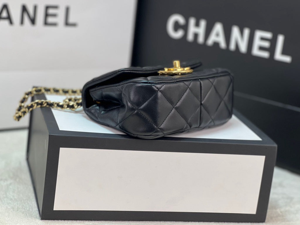 CHANEL bag