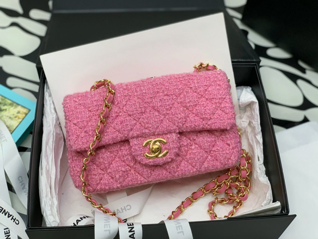 CHANEL bag