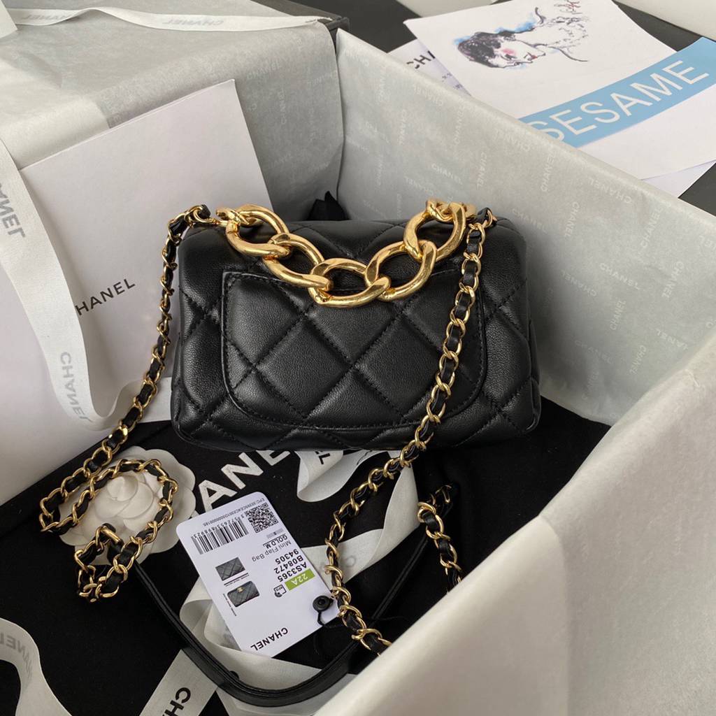 CHANEL bag