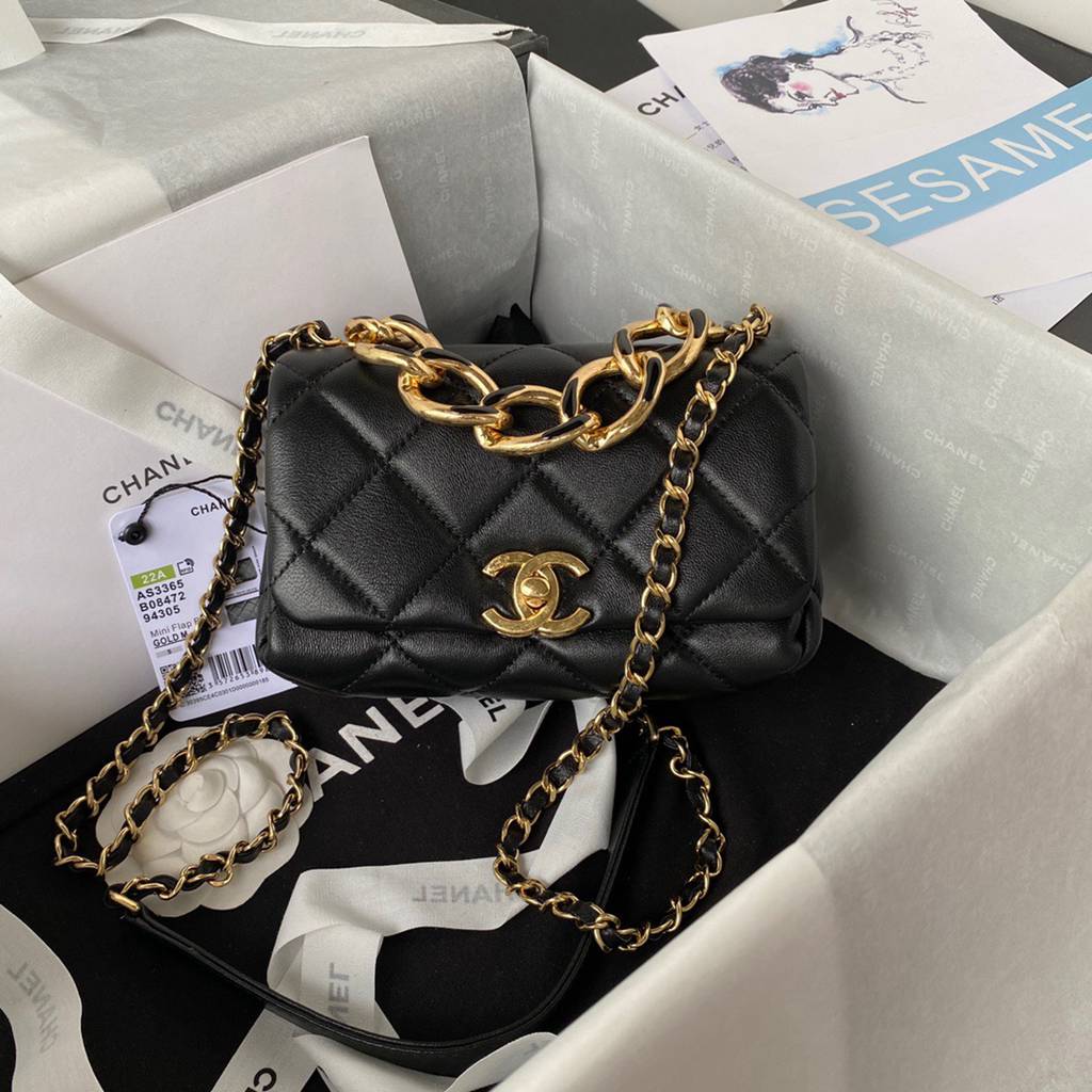 CHANEL bag