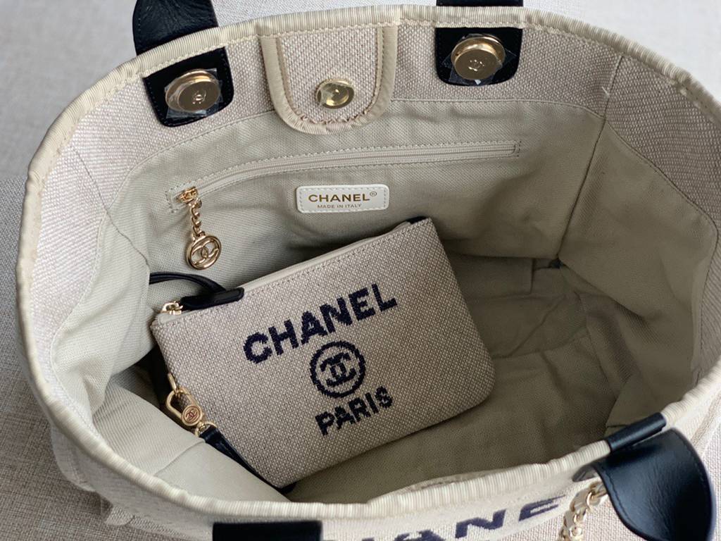 CHANEL bag