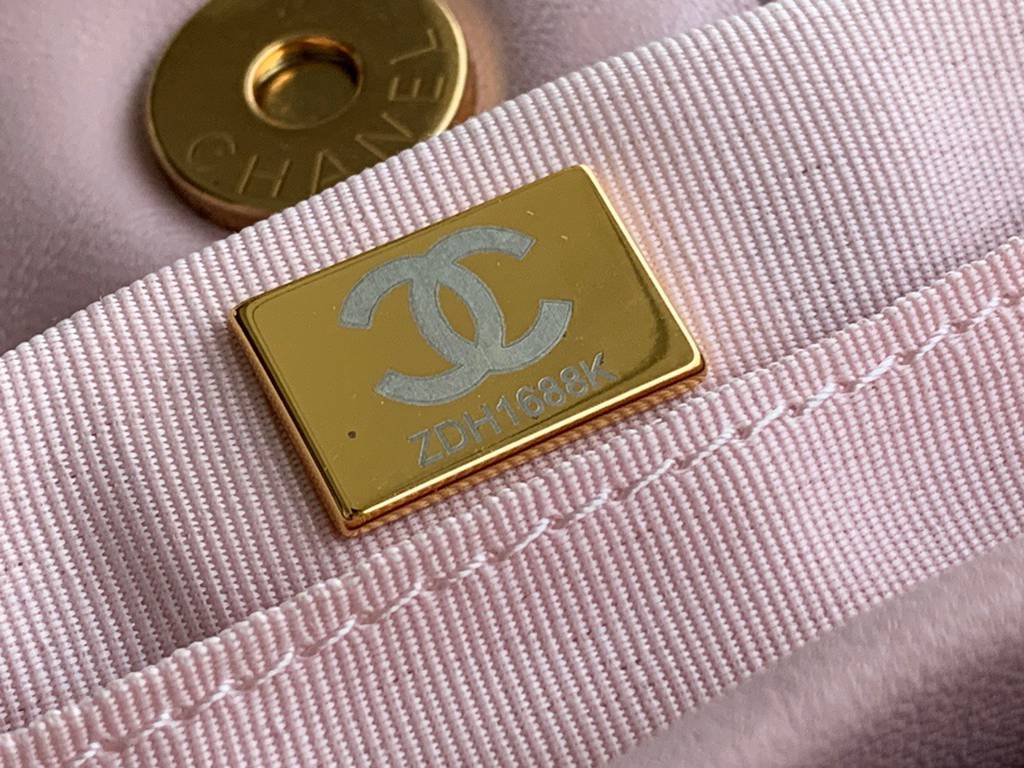 CHANEL bag