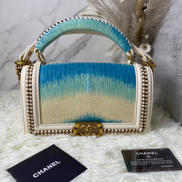 CHANEL bag