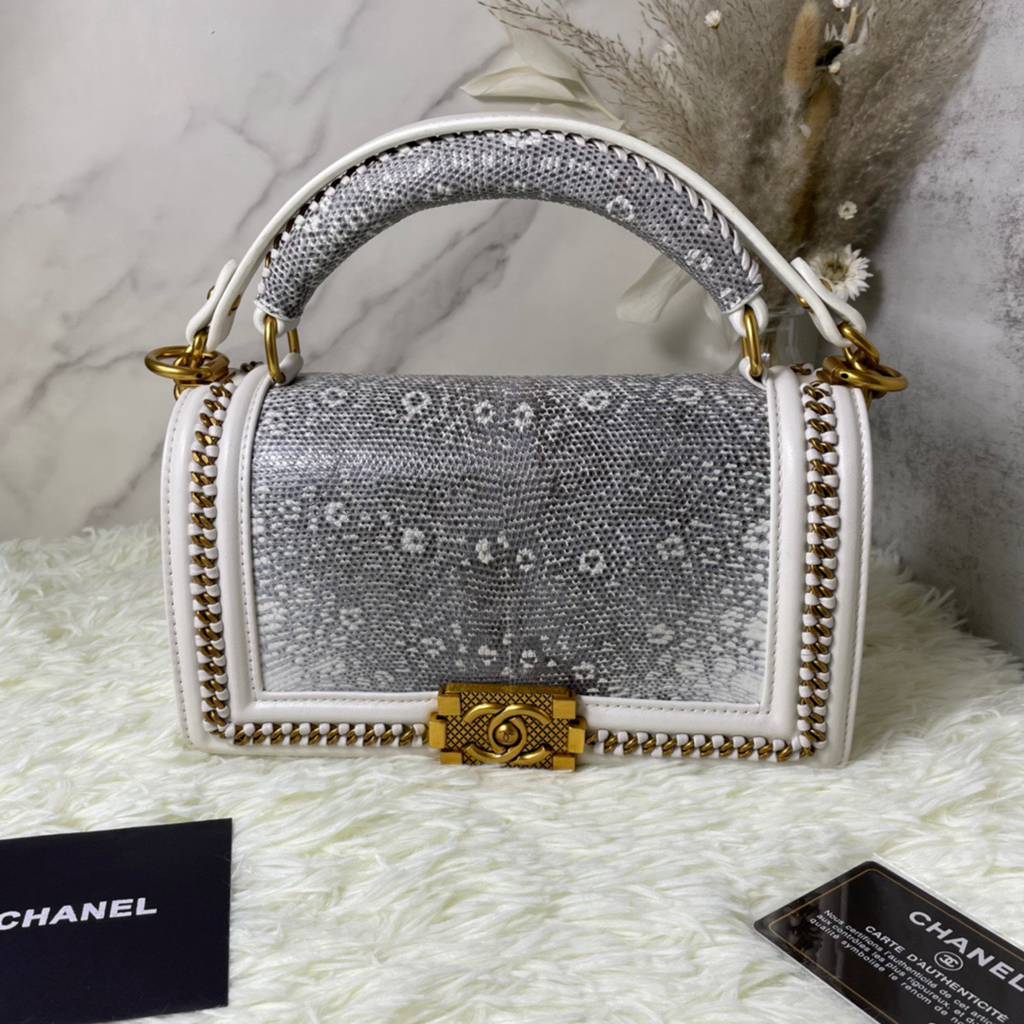 CHANEL bag