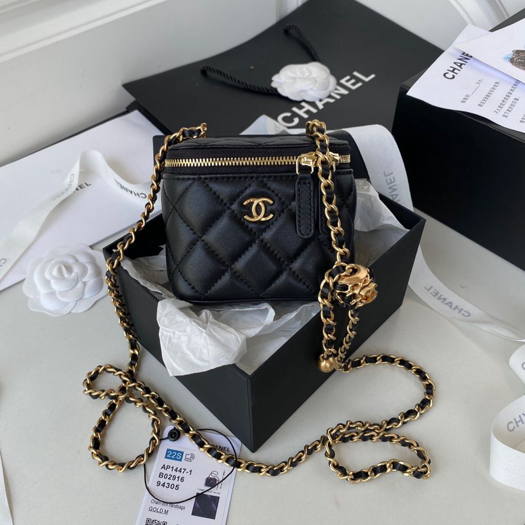 CHANEL bag