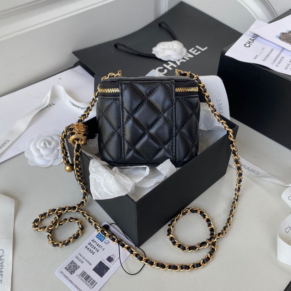 CHANEL bag