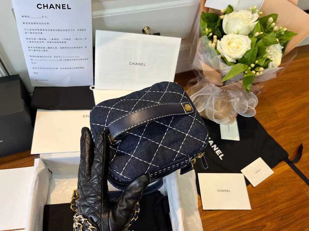 CHANEL bag