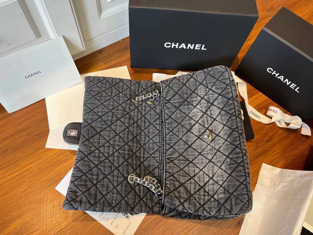 CHANEL bag