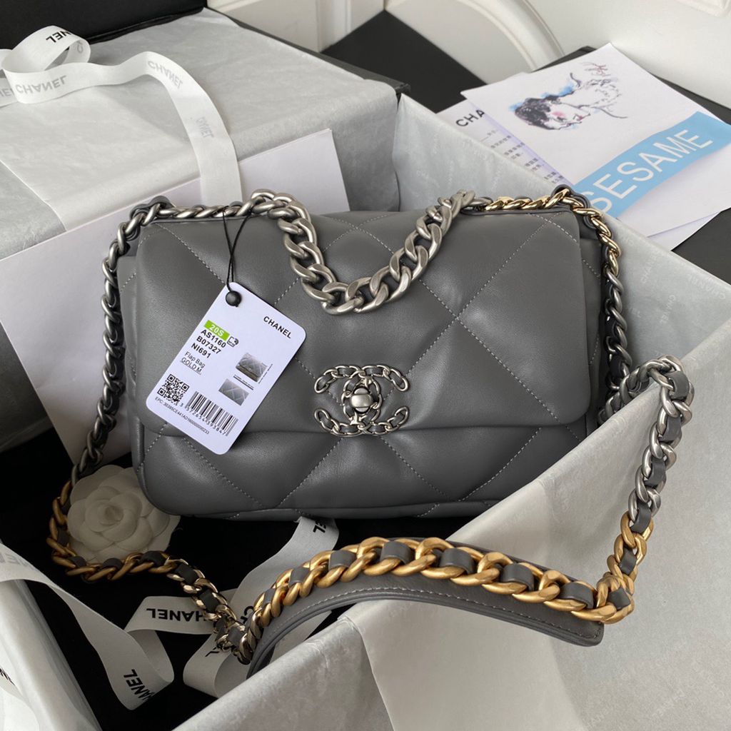 CHANEL bag