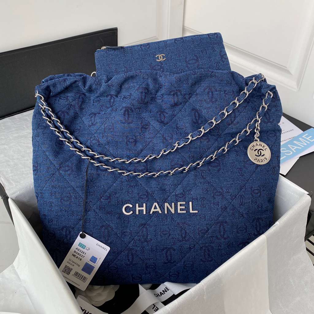 CHANEL bag