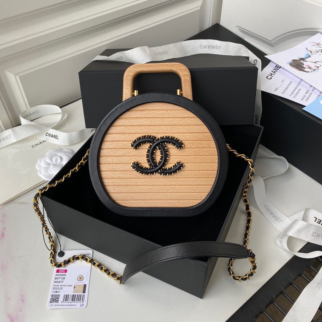 CHANEL bag