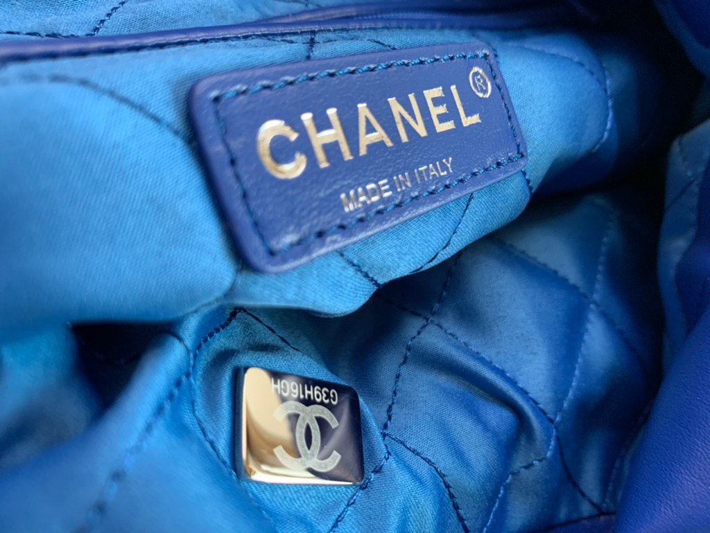 CHANEL bag