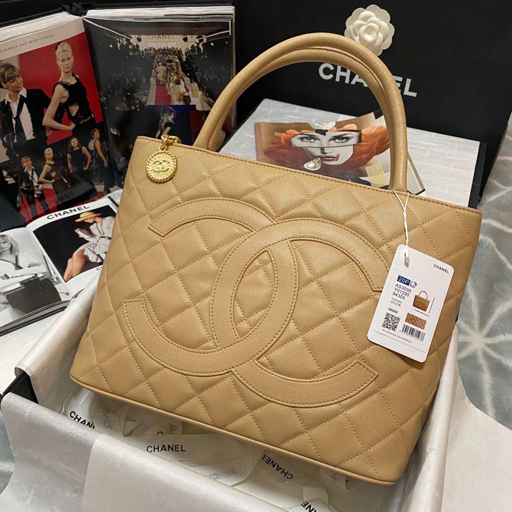 CHANEL bag