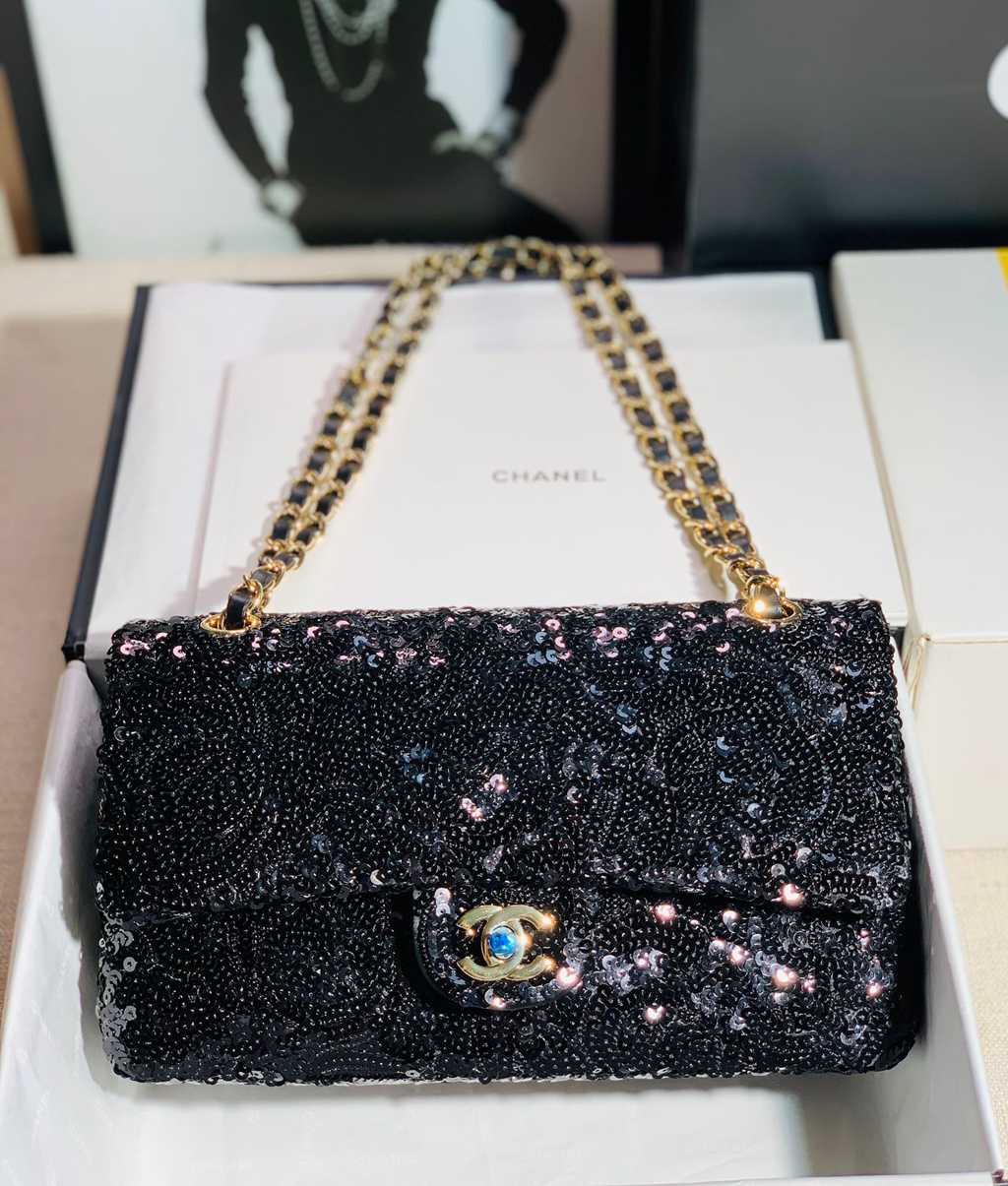 CHANEL bag