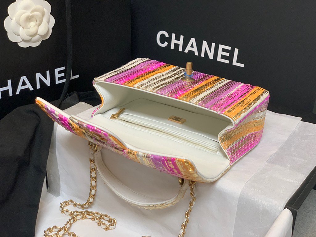 CHANEL bag