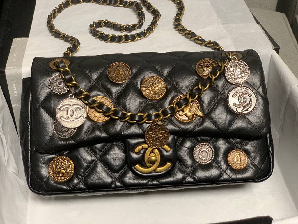 CHANEL bag