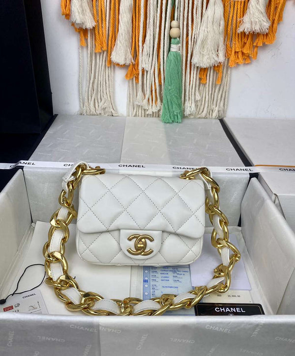 CHANEL bag