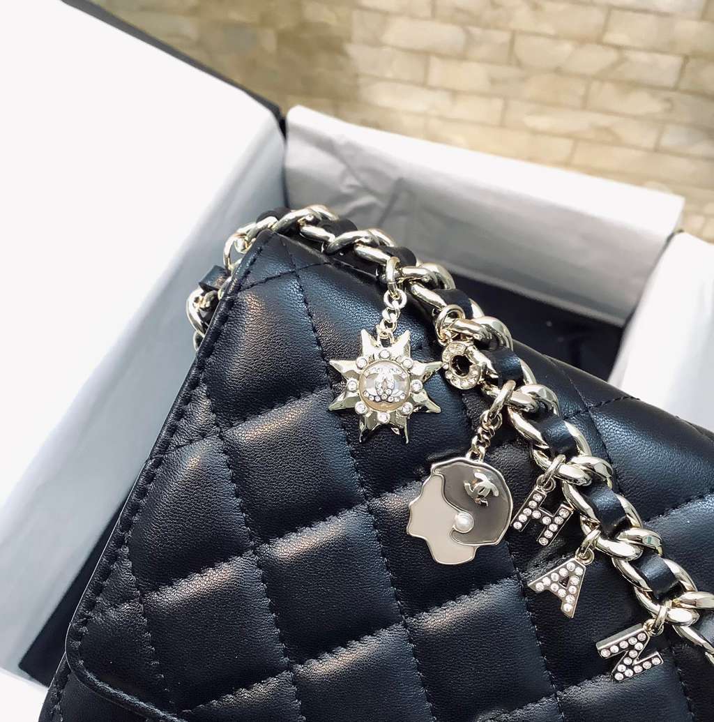 CHANEL bag