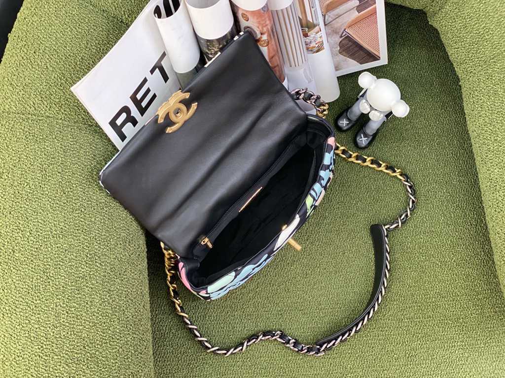 CHANEL bag